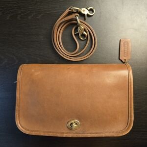 Vintage 1995 Coach Pocket Purse British Tan Leather #9755 Crossbody Bag
